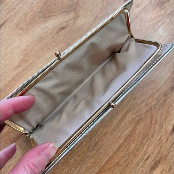 Vintage Vinyl Wallet - Picture 3 of 5